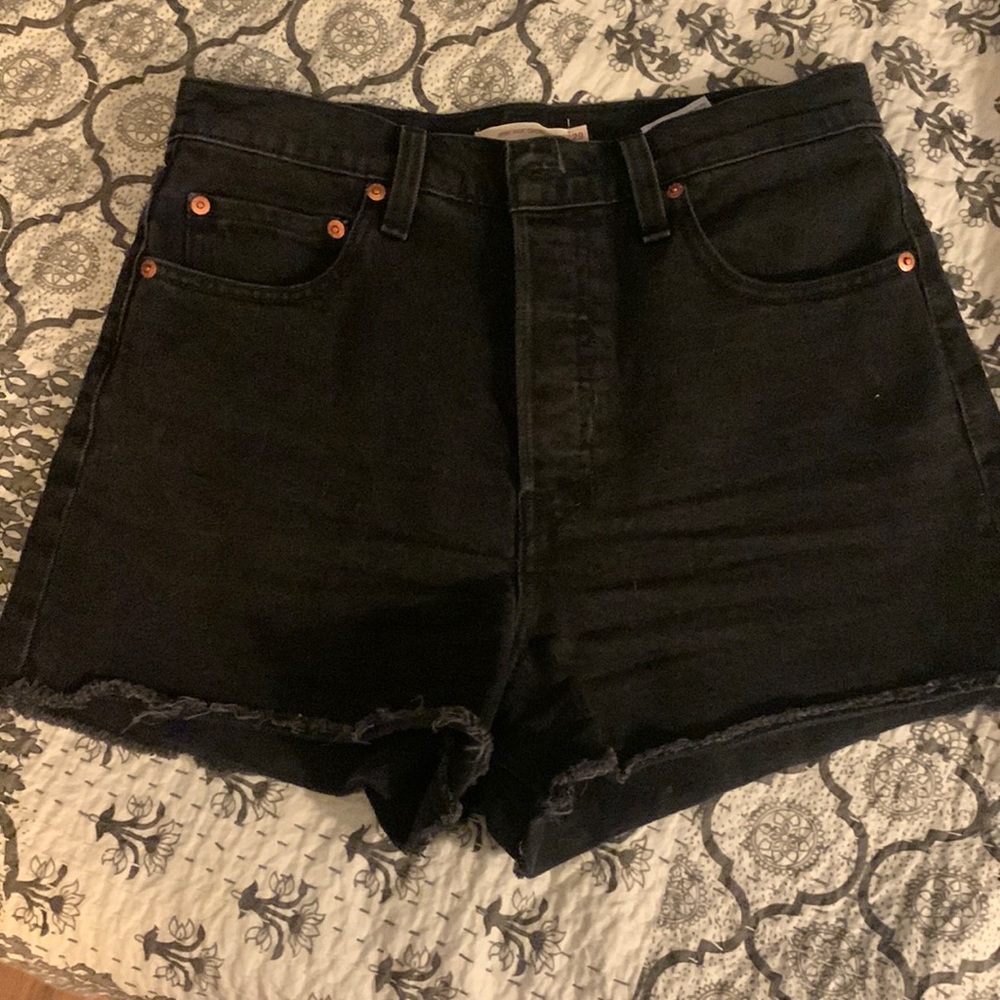 Levi’s rib cage shorts. Washed black sz 29, non smoking home.